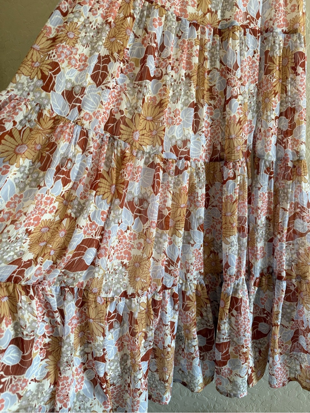 ASTR The Label, small, rust blue floral smocked tiered midi dress - Picture 8 of 14